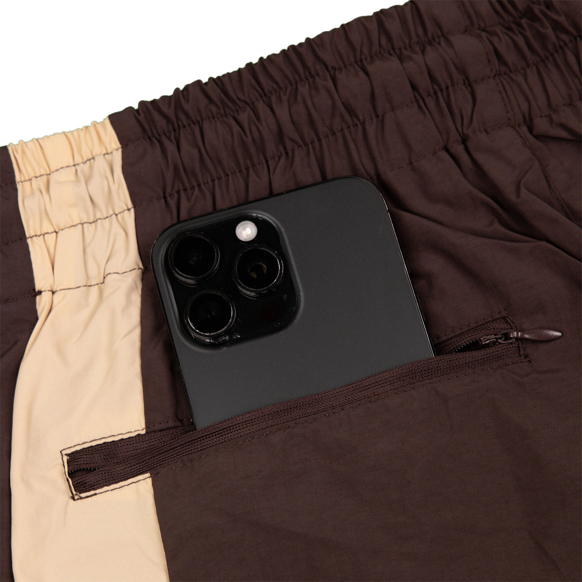 Common Hype 3/4 Nylon Short Mocha/Cream