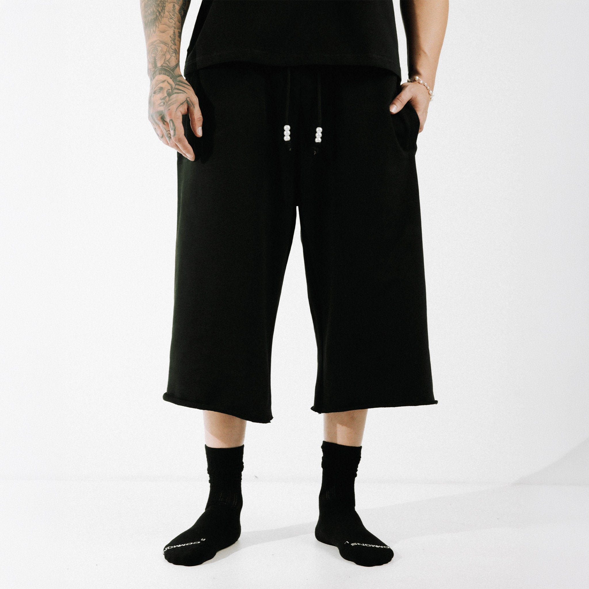Commons Pearled Sweatshort Vintage Black