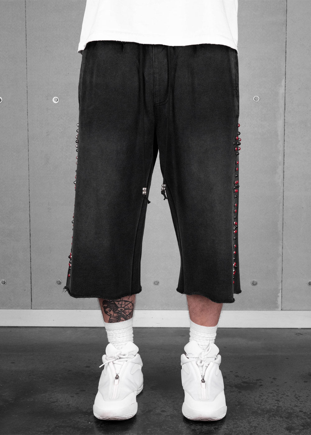 Commons Studios Rivet Sweatshort Black/Red