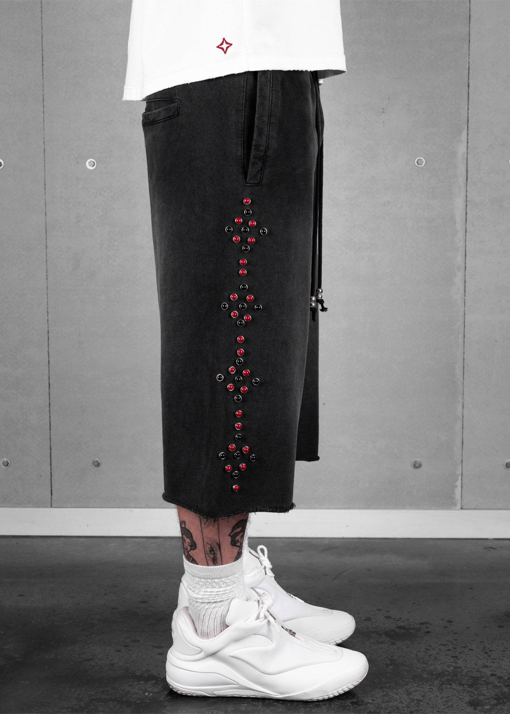 Commons Studios Rivet Sweatshort Black/Red