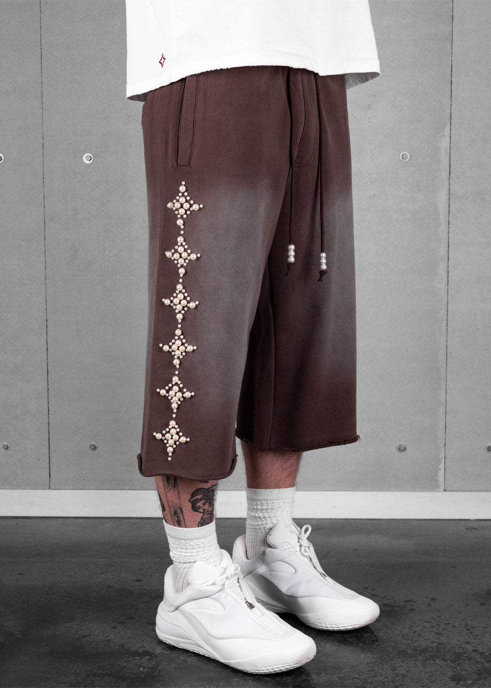 Commons Pearled Star Sweatshort Vintage Brown