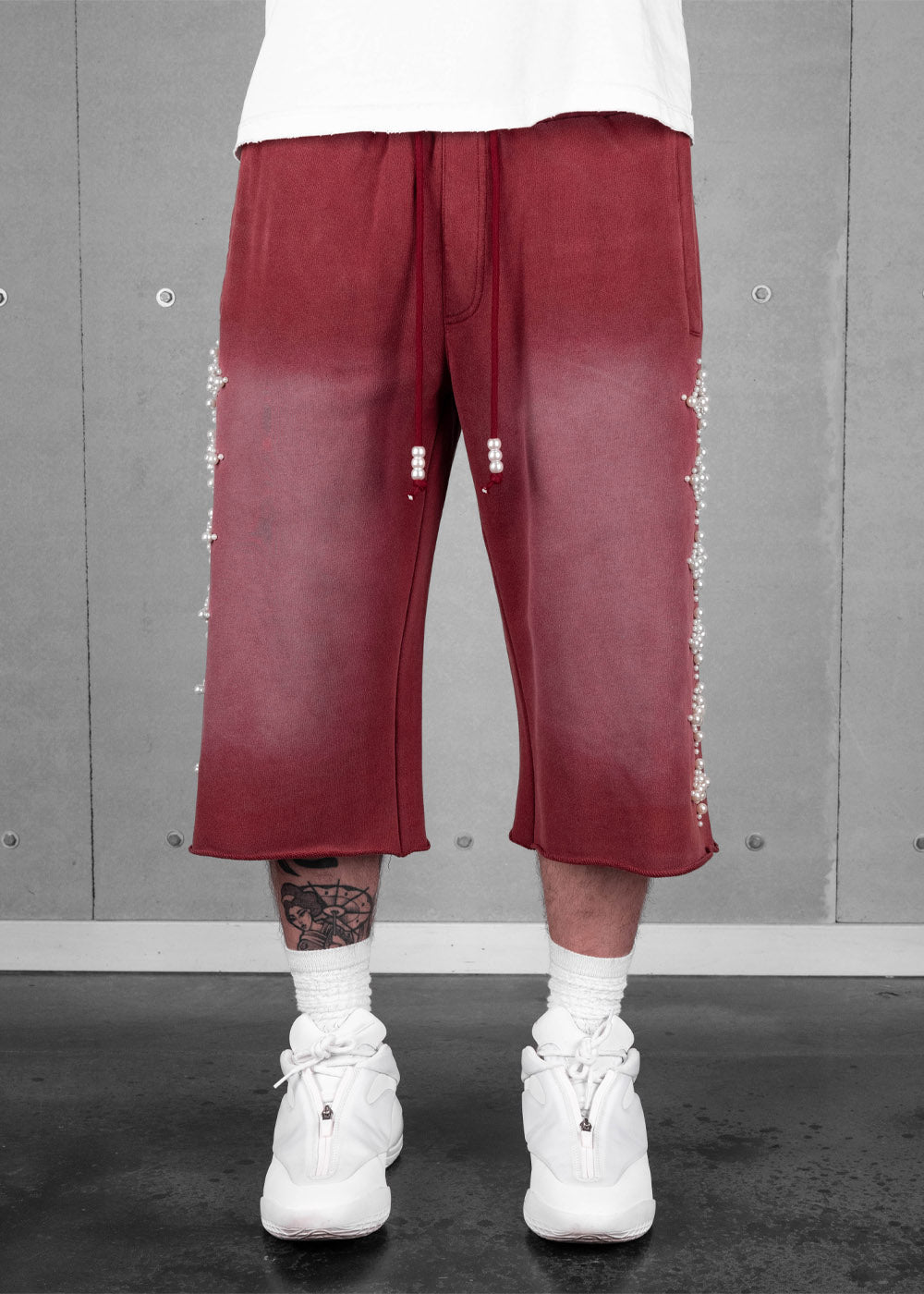 Commons Pearled Star Sweatshort Burgundy