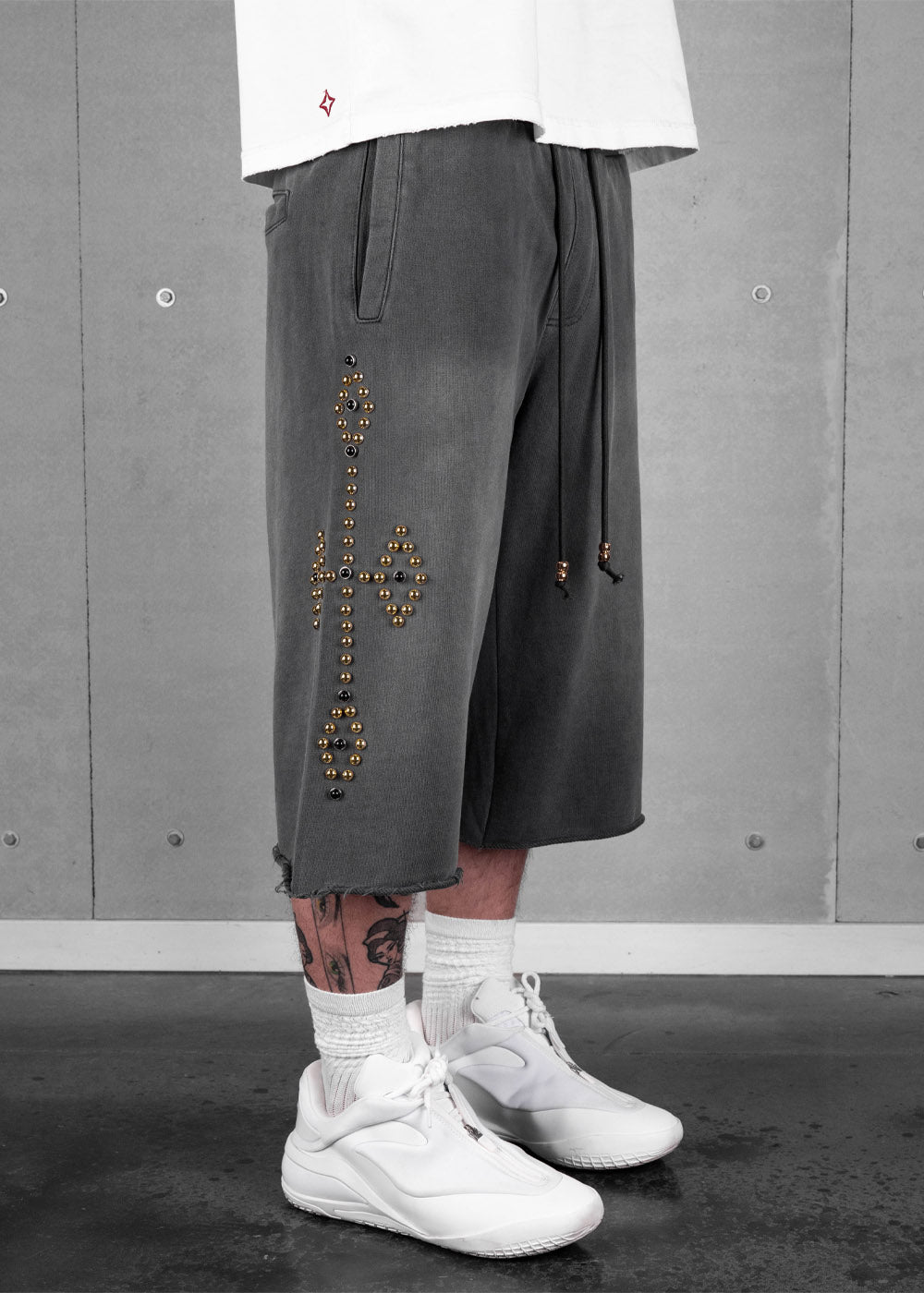 Commons Studios Rivet Sweatshort Black/Gold