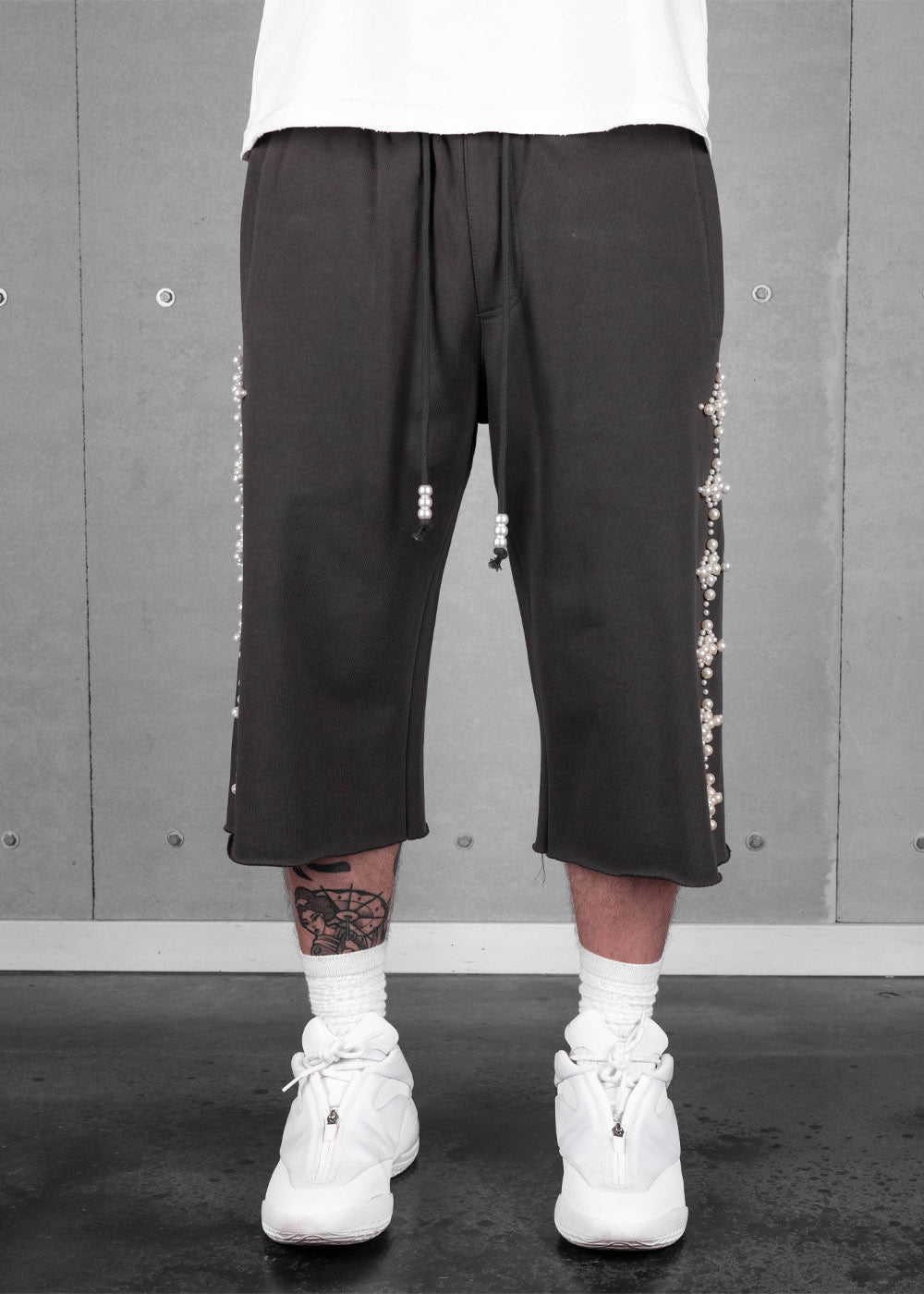 Commons Pearled Star Sweatshort Taupe