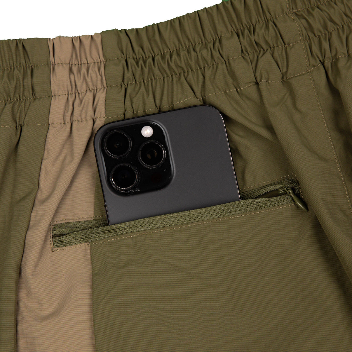 Common Hype 3/4 Nylon Short Olive/Earth
