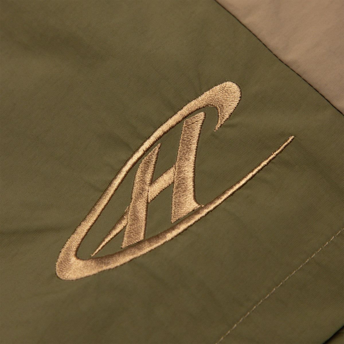 Common Hype 3/4 Nylon Short Olive/Earth